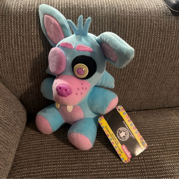 FUNKO FIVE NIGHTS AT FREDDYS SPRING COLORWAY BLUE FOXY 8 In  FNAF PLUSHIES NWT - Picture 2 of 2